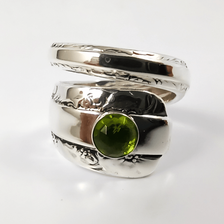 Peridot Gemstone Spiral Twist Sterling Silver Spoon Ring
