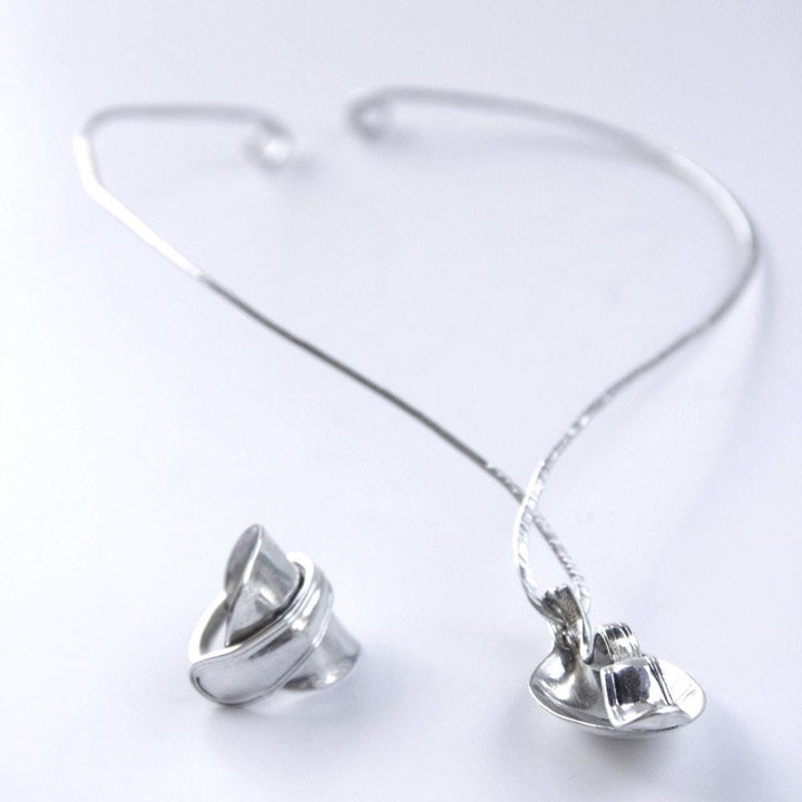 Lustrada Sterling Silver Matching Ring & Pendant with Neckwire Necklace