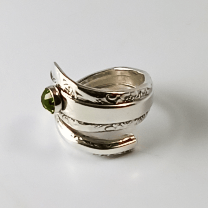 Peridot Gemstone Spiral Twist Sterling Silver Spoon Ring
