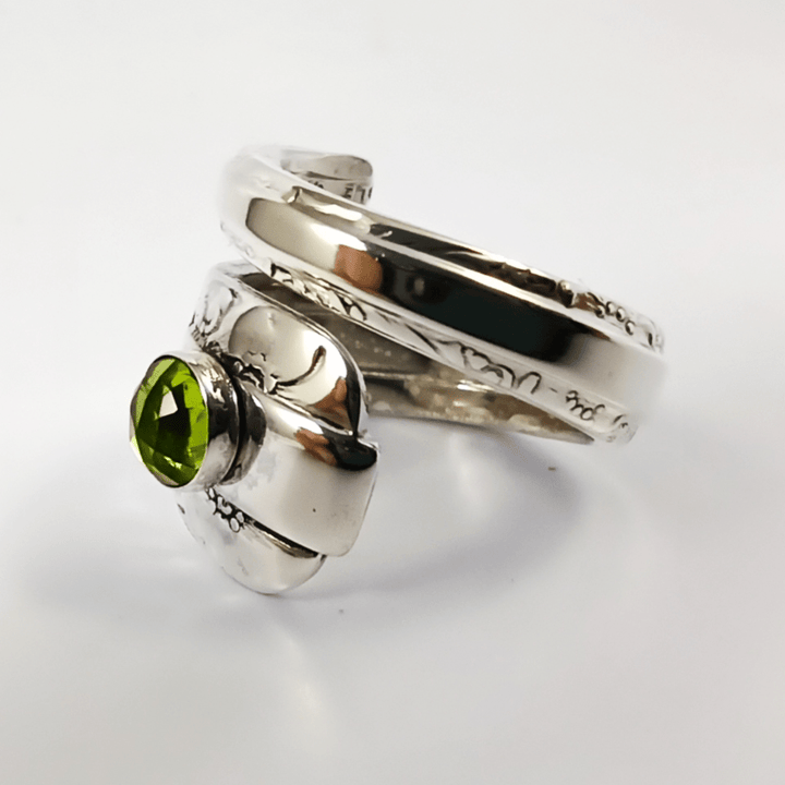 Peridot Gemstone Spiral Twist Sterling Silver Spoon Ring