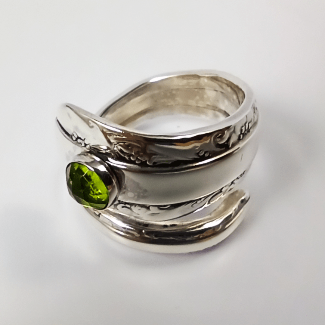 Peridot Gemstone Spiral Twist Sterling Silver Spoon Ring