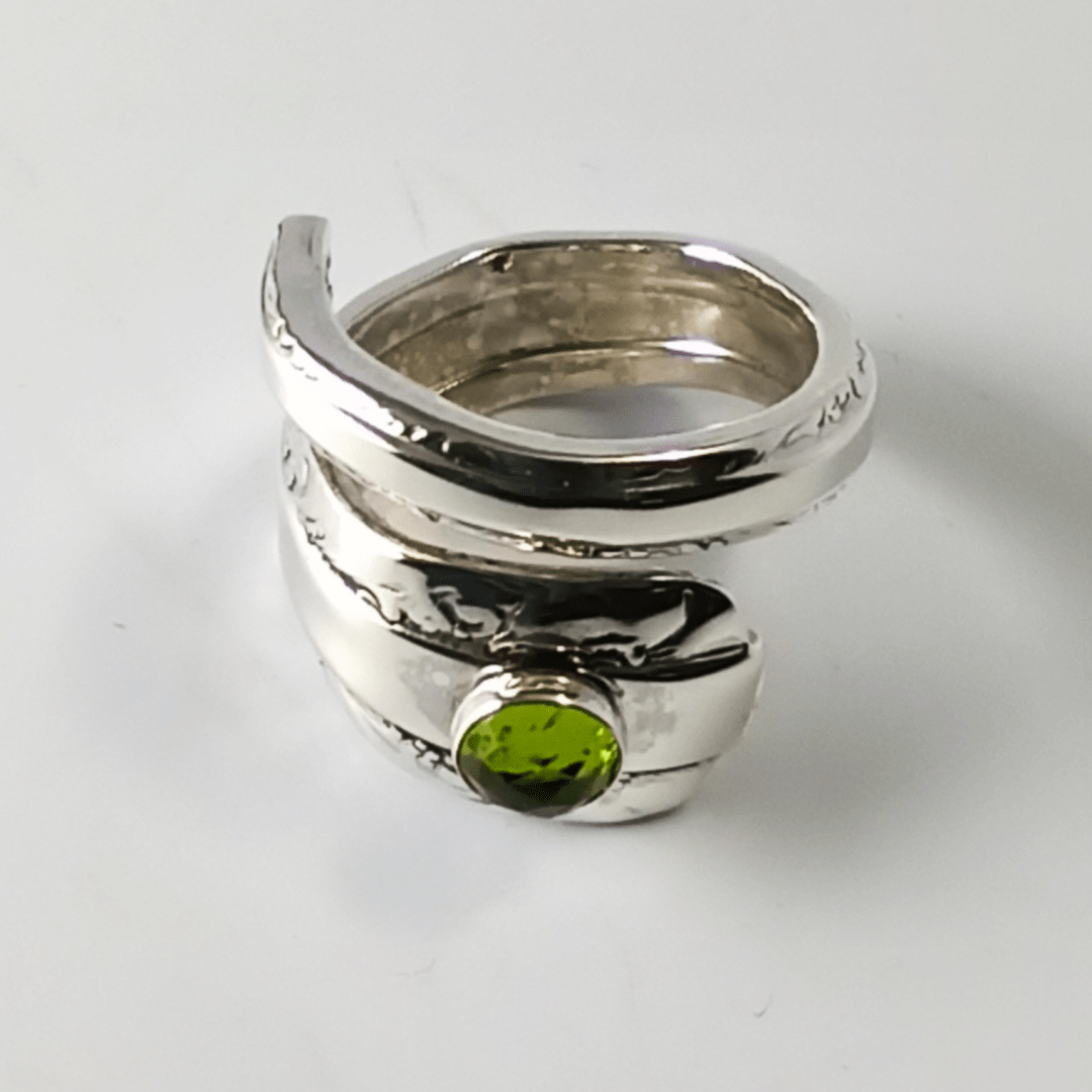Peridot Gemstone Spiral Twist Sterling Silver Spoon Ring